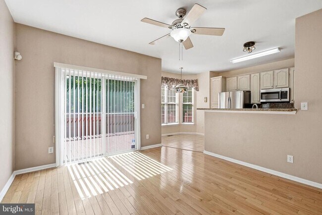 Building Photo - 445 Tuvira Ln