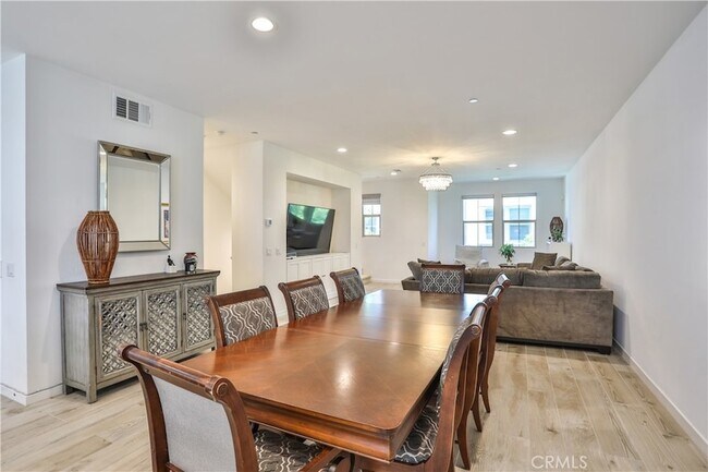 Building Photo - 224 Babson Ct