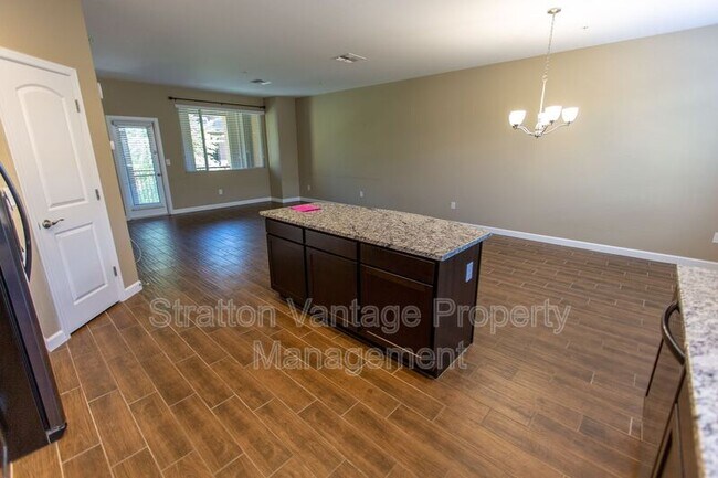 Building Photo - 240 W Juniper Ave