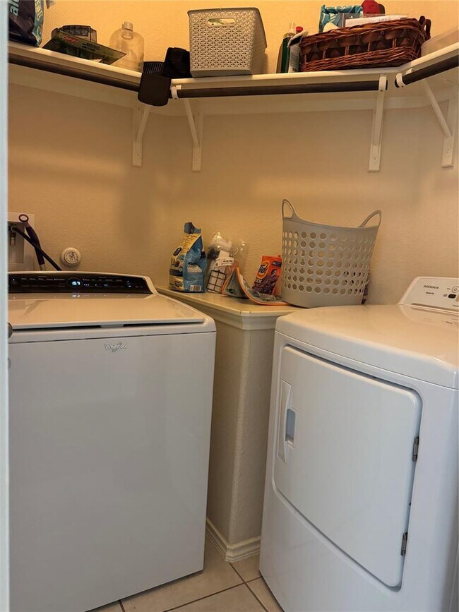 Building Photo - 401 Hyltin St