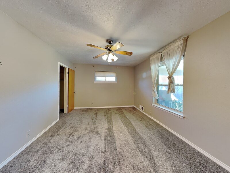 Building Photo - 13630 Willow Bend Rd