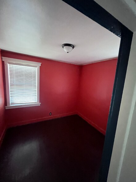 Building Photo - 8457 Cahalan St