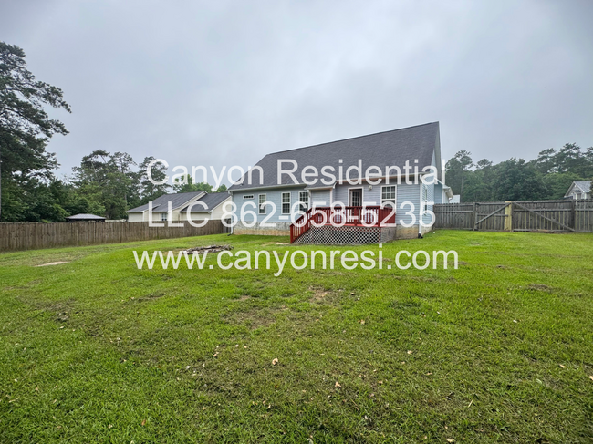 Building Photo - Charming 3-Bedroom Home with Bonus Attic i...