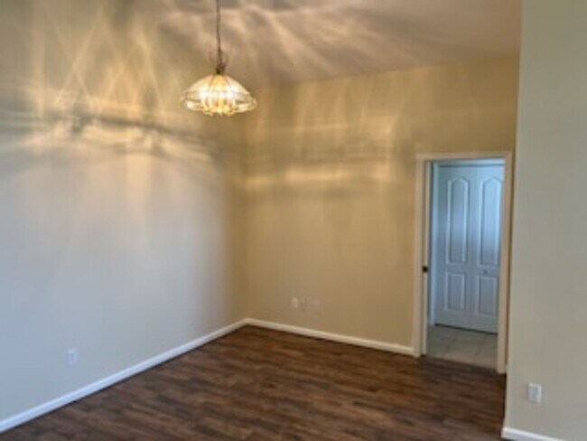 Building Photo - 3 bedroom home for rent