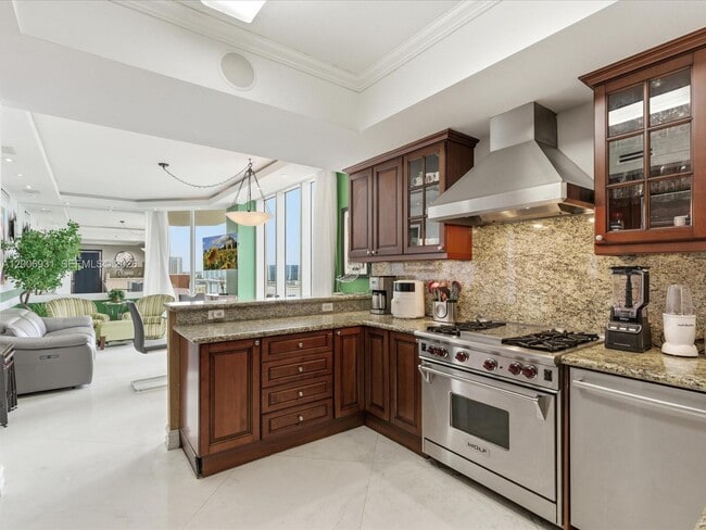 Building Photo - 17875 Collins Ave