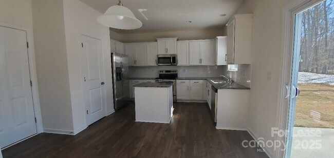 Building Photo - 10422 Bradstreet Commons Way