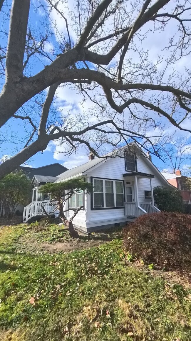 Building Photo - 5803 2nd St S