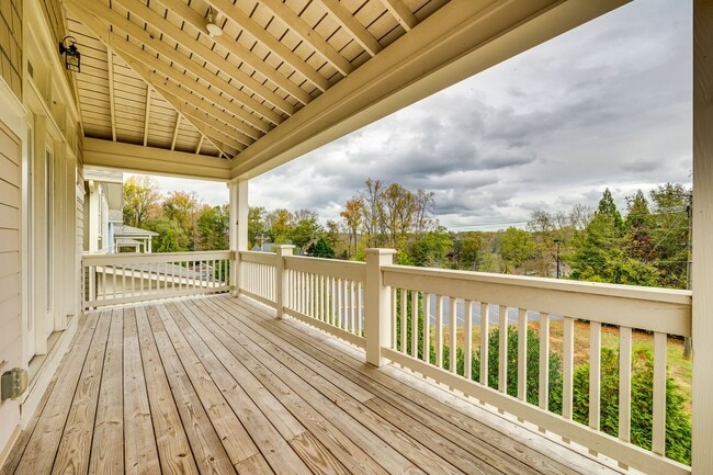 Building Photo - Gorgeous 4 bedroom 3.5 bath home in Riverwalk of Rock Hill!