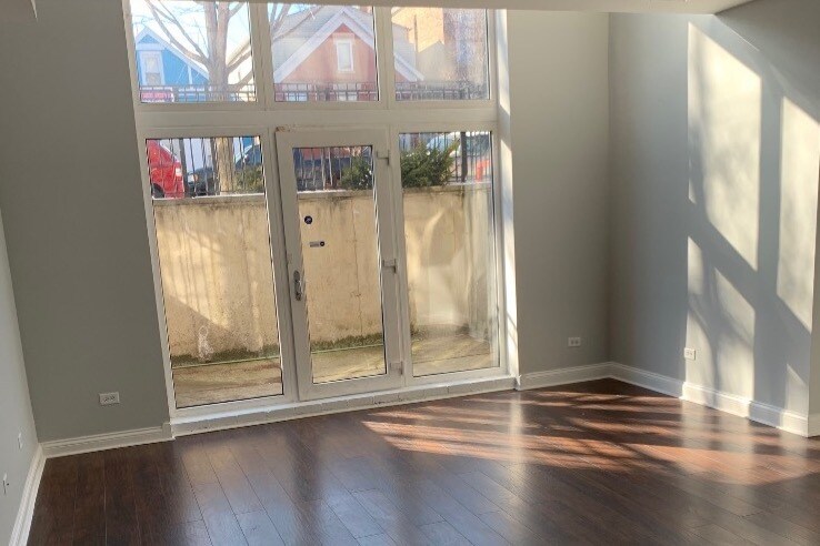 Lower living/entertainment area - 2327 S Sawyer Ave