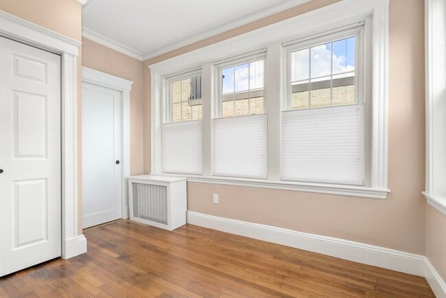 Building Photo - 132 Sewall Ave