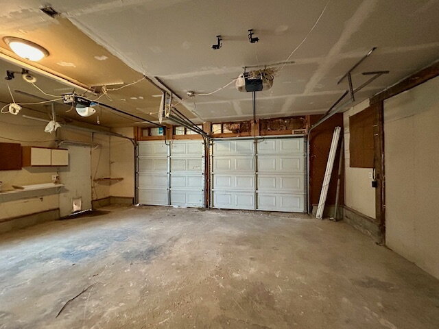 Building Photo - Newly Renovated 2 bedroom 1 Bath Duplex in Noblesville