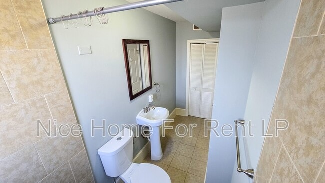 Building Photo - 64 Simpson Ave