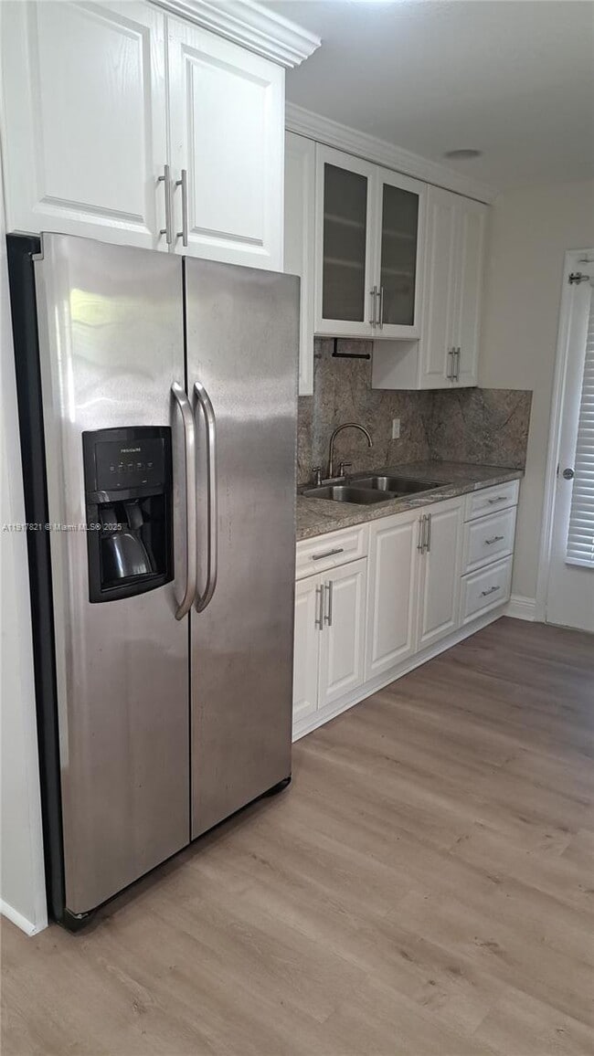 Building Photo - 30 Phoenetia Ave