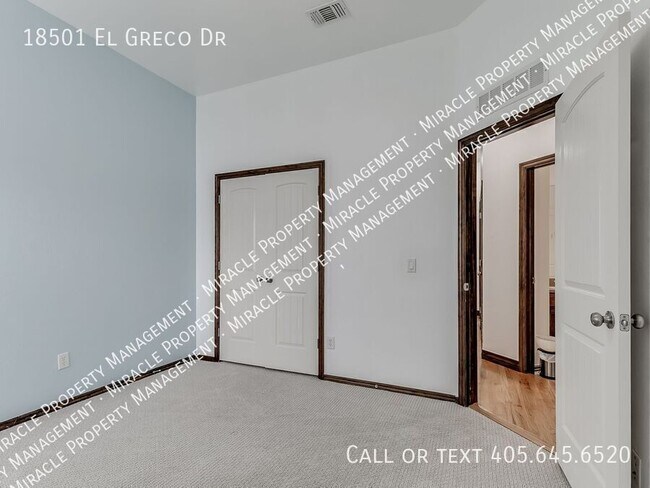 Building Photo - 18501 El Greco Dr