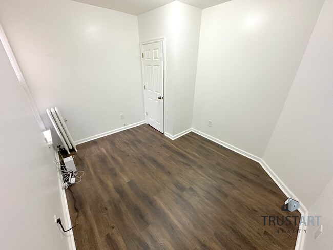 Building Photo - 3 Bedroom townhome in neark Parkland, Phil...