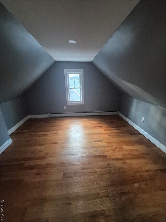 Building Photo - 190-18-190114 114th Dr