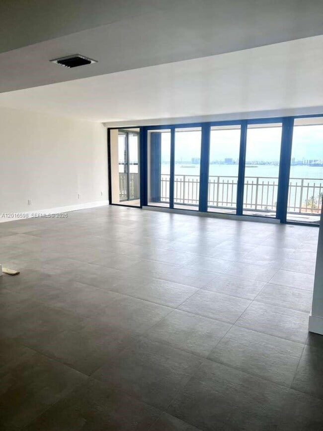 Building Photo - 11113 Biscayne Blvd