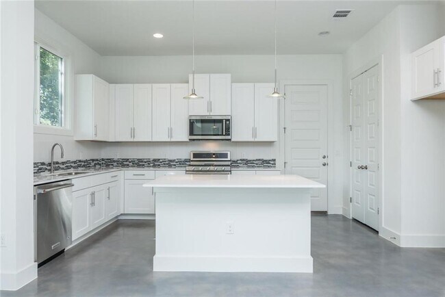 Building Photo - 1403 Arcadia Ave