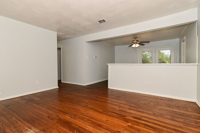 Building Photo - 6508 Finch-House