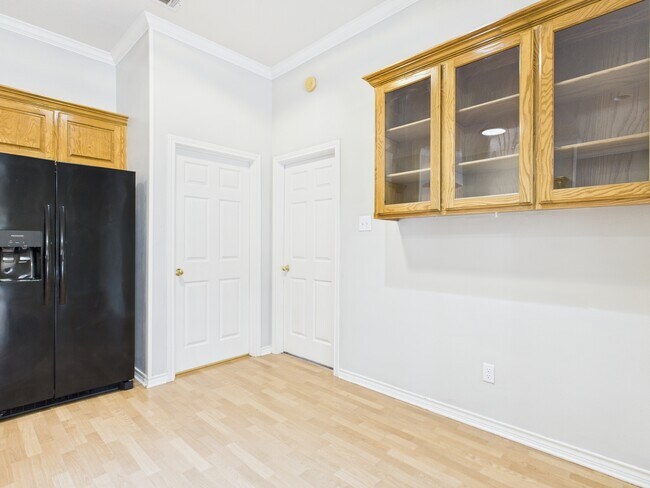 Building Photo - 3203 Von Trapp Ln