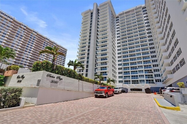 Building Photo - 2030 S Ocean Dr