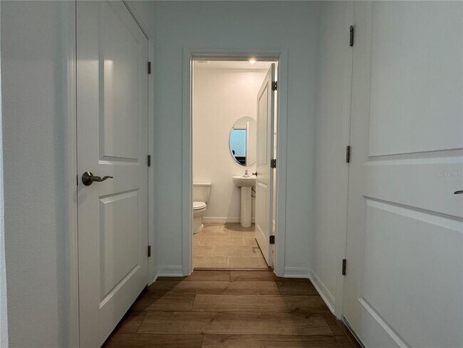 Building Photo - 301 Platform Ln