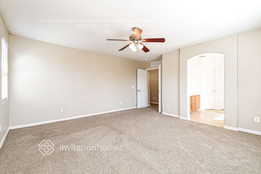 Building Photo - 2005 W Green Tree Dr