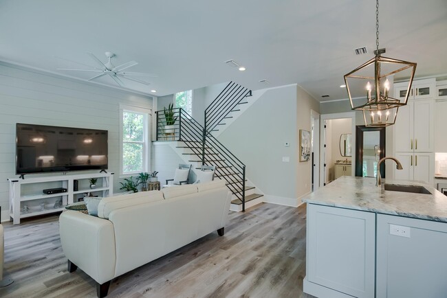 Building Photo - 40 Kristin Ct