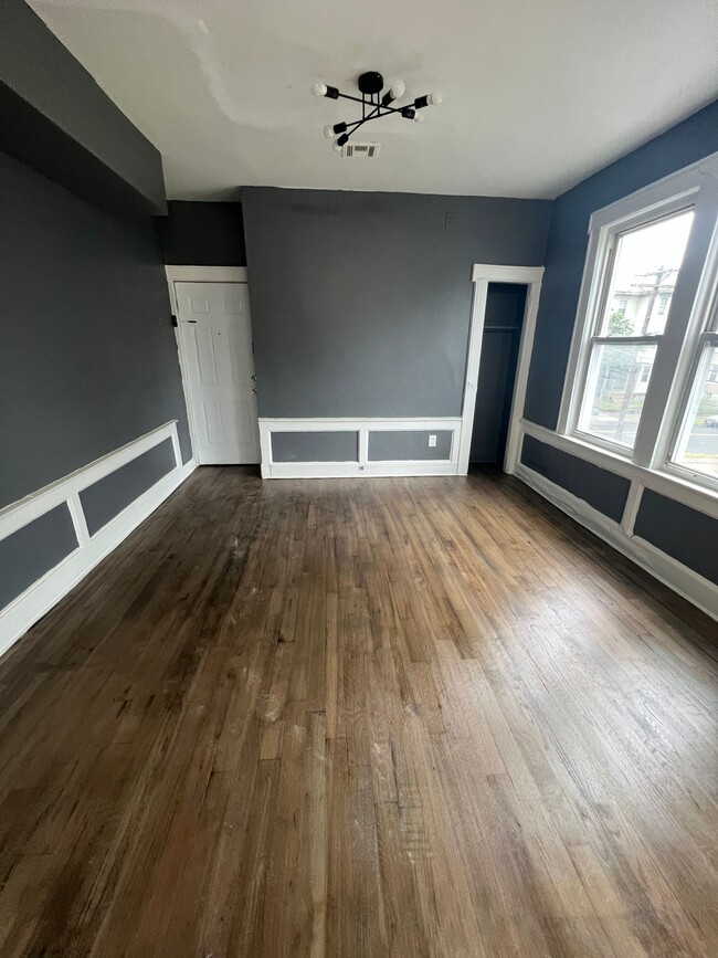 57 Fabyan Pl 2L - 56 Fabyan Pl