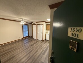 Building Photo - 1 Bedroom 1 Bathroom Condo!