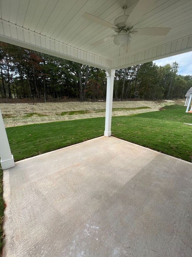 Building Photo - BRAND NEW AND JUST FOR YOU!!