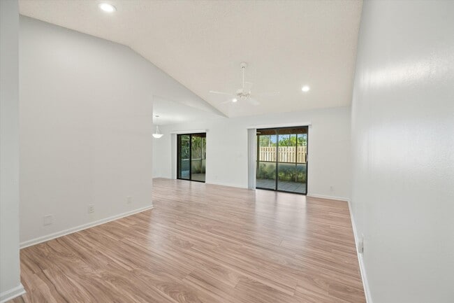 Building Photo - 13511 Jonquil Pl