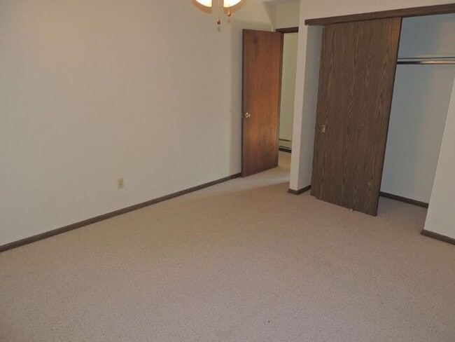 Building Photo - $995 | 2 Bedroom, 1 Bathroom Apartment | Cat Friendly* | Available for August 1st, 2026 Move In!
