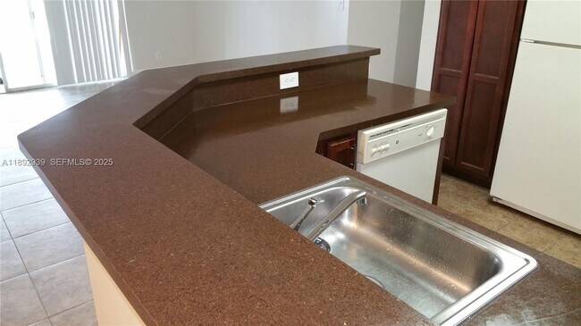 Building Photo - 7640 Westwood Dr