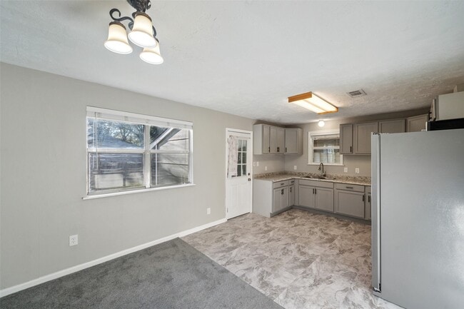 Building Photo - 24011 Lenze Rd