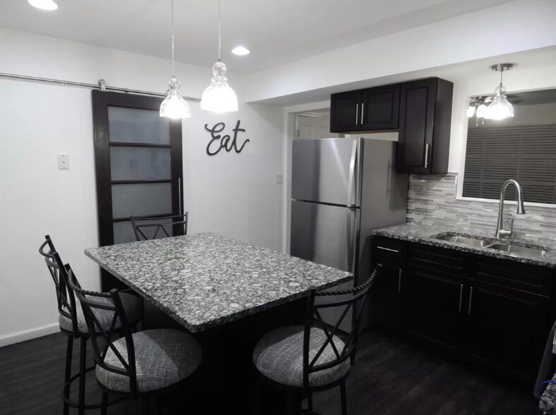 Building Photo - 2018 Washington Ave