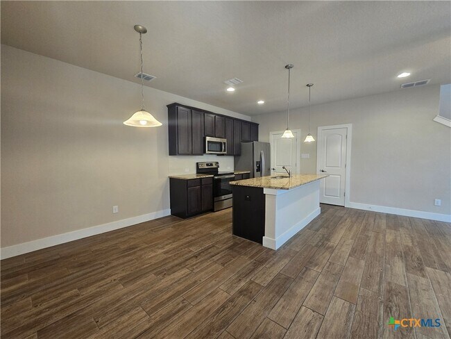 Building Photo - 750 Milestone Pk