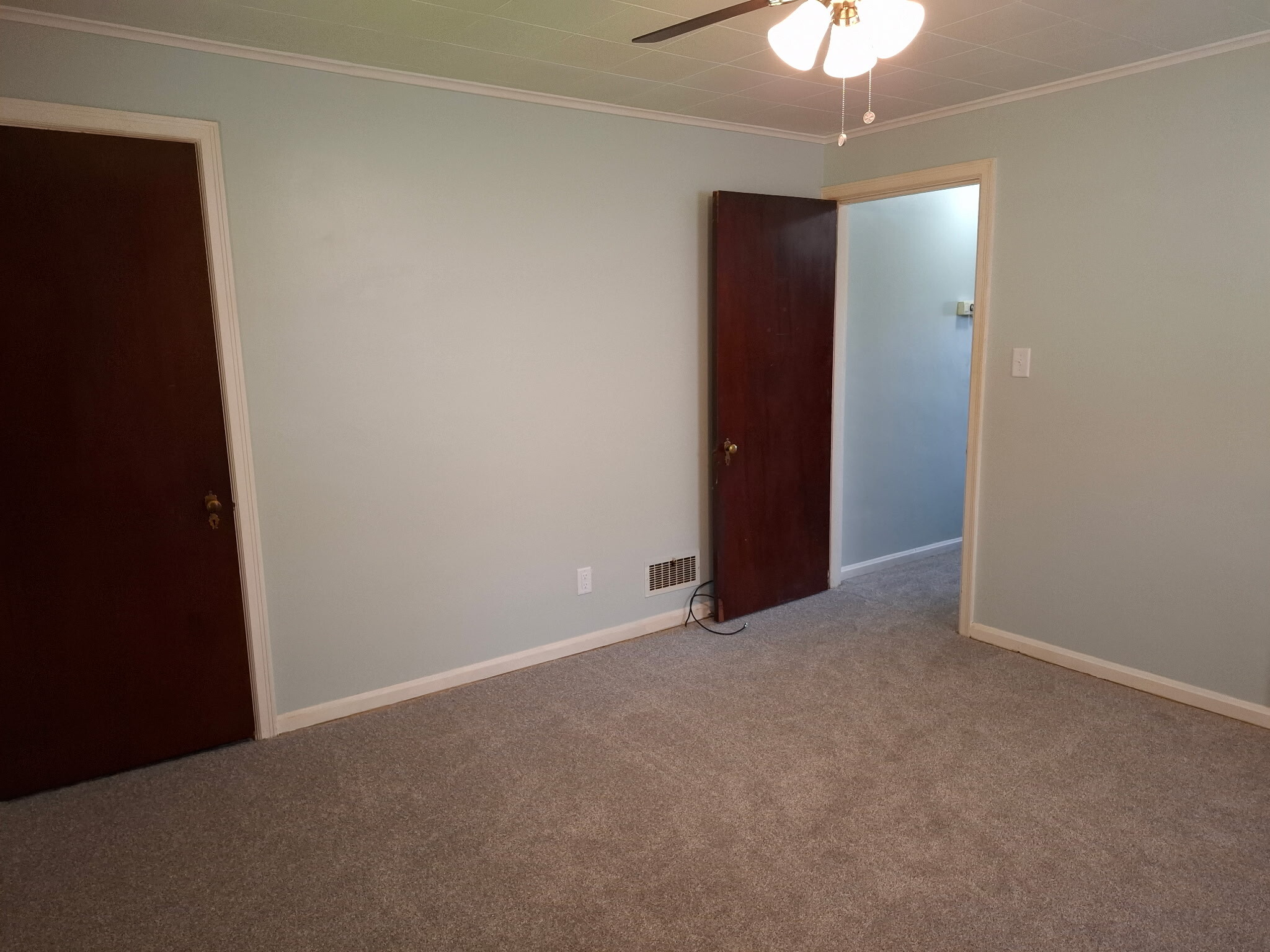 Main floor bedroom - 442 E Columbia Ave