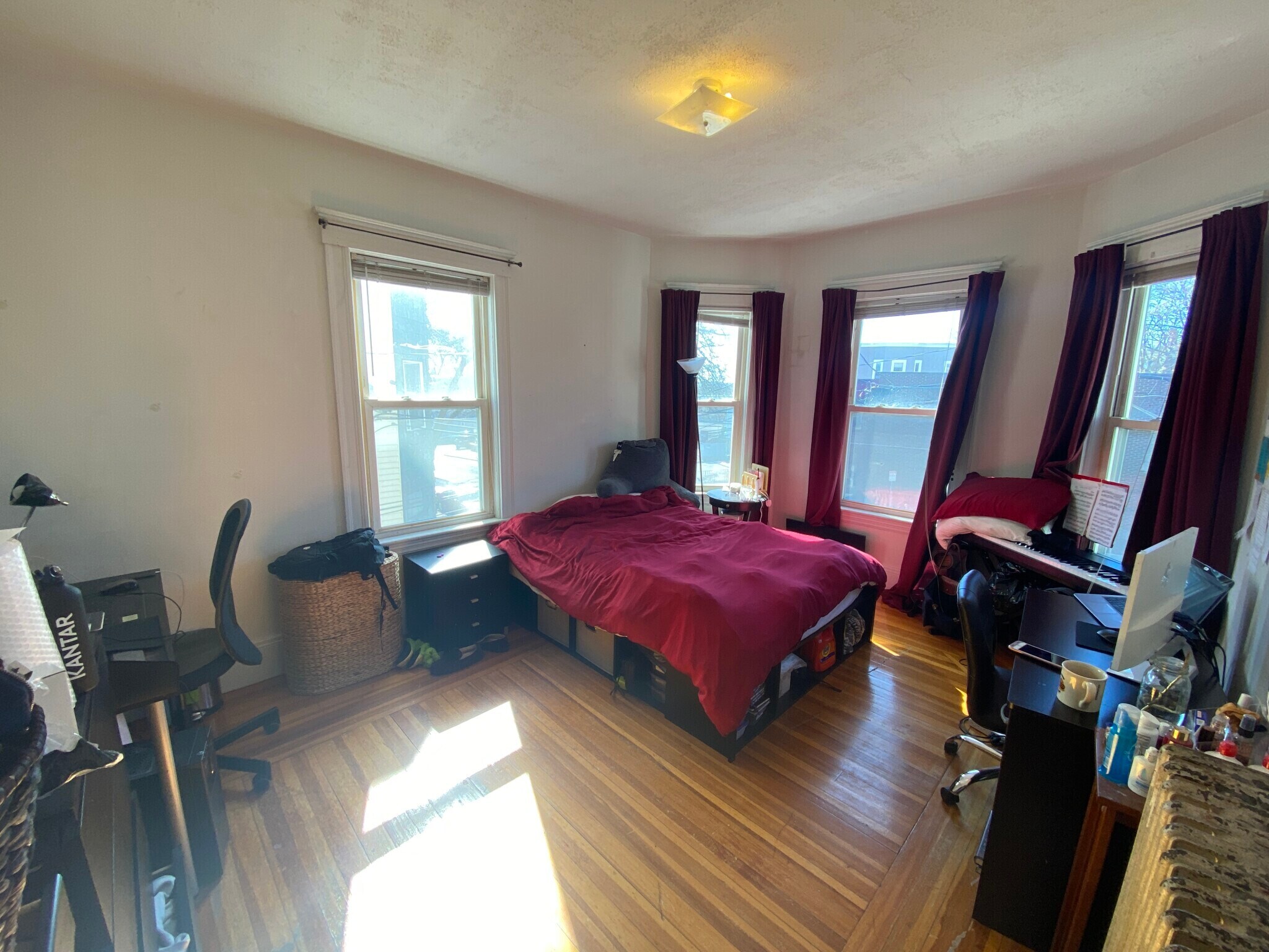 Building Photo - 224 Holland St