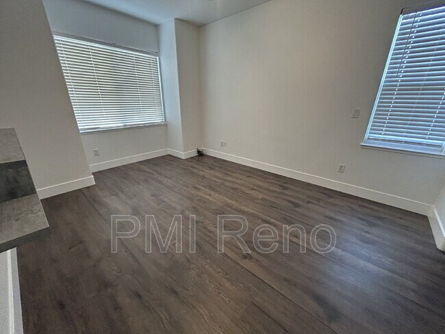 Building Photo - 3871 Warren Way