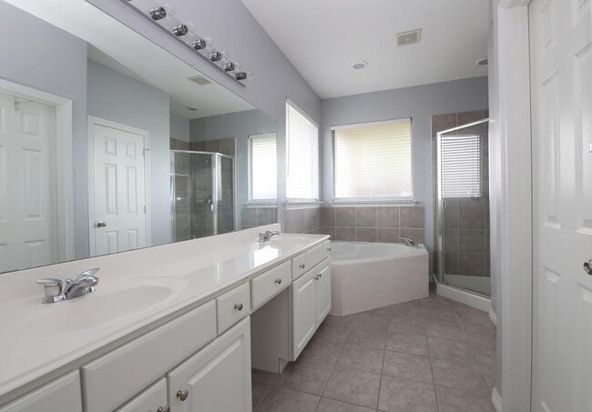 Building Photo - 21043 Sun Creek Dr