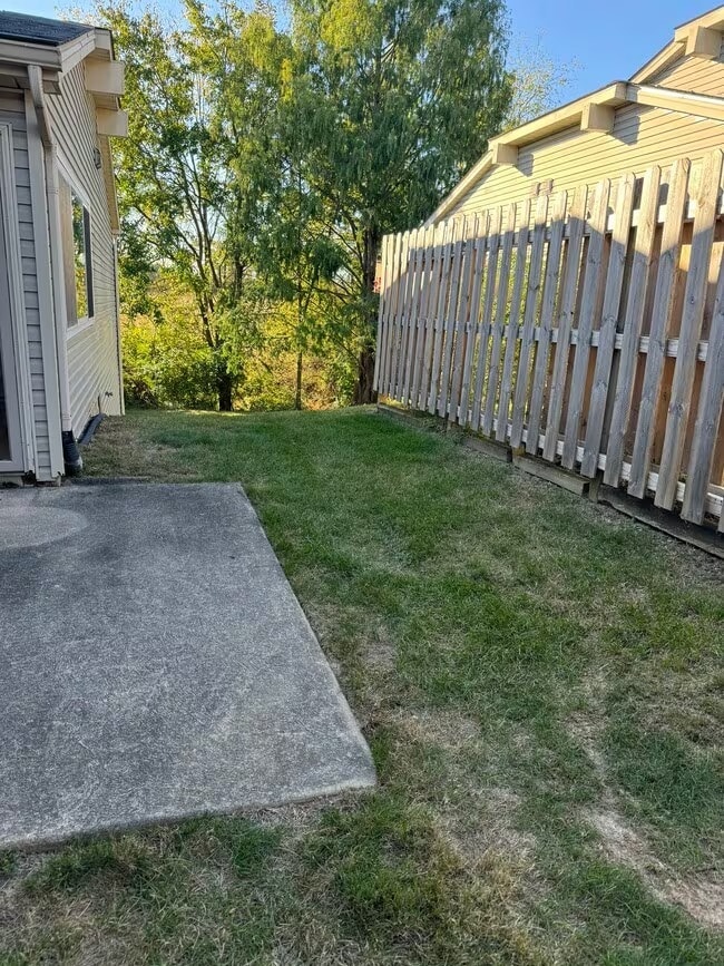 Building Photo - 716 Hilltop Ln