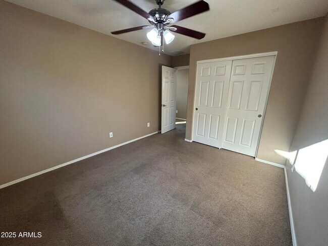 Building Photo - 8623 S 40th Dr