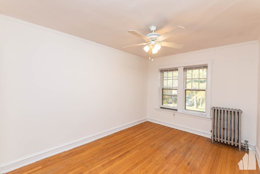 Building Photo - 2654 W Ardmore Ave
