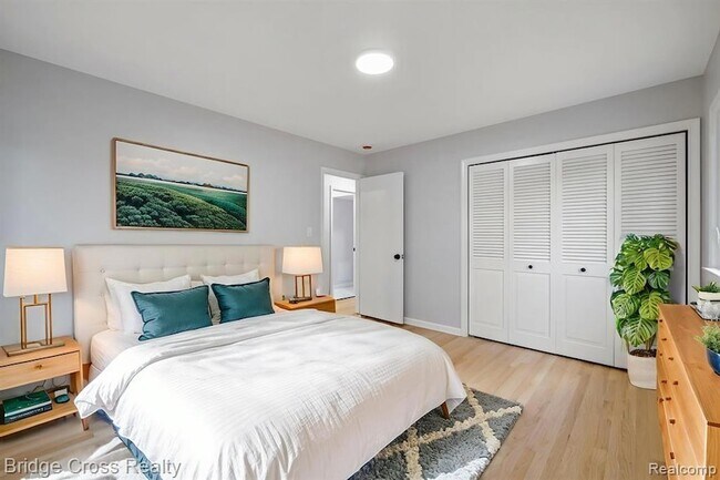 Building Photo - 2614 Essex St