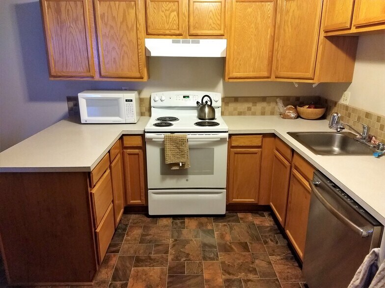 Building Photo - 303 Gage Blvd #325