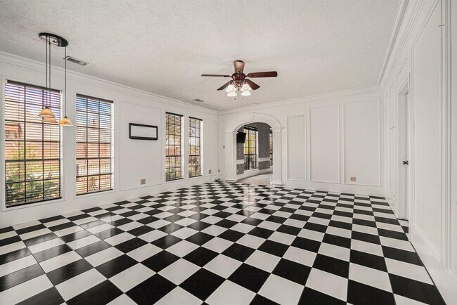 Building Photo - 7415 Naremore Dr