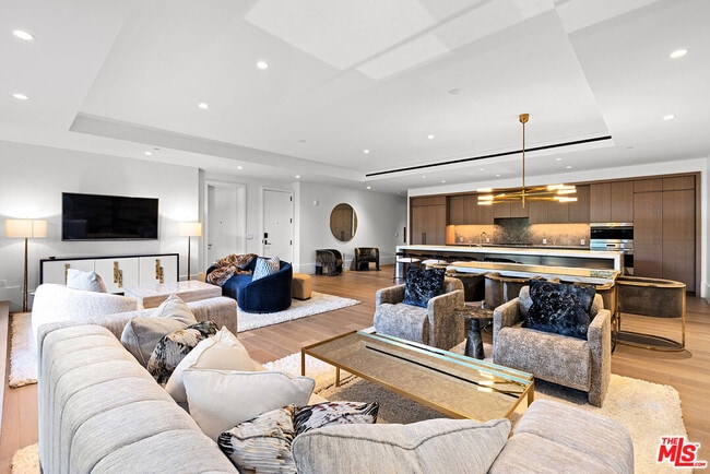 Building Photo - 8420 Sunset Blvd