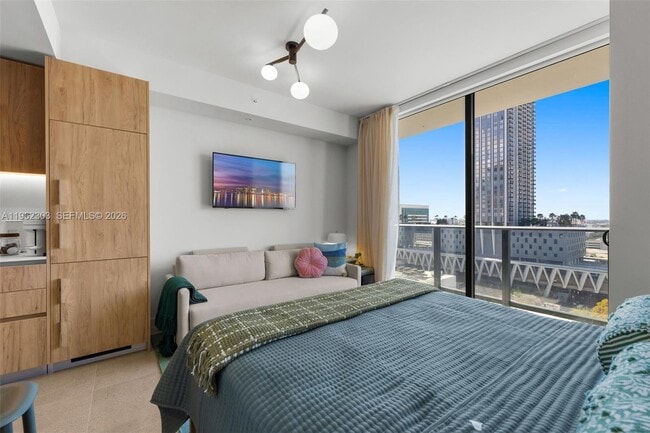 Building Photo - 11 NE 6th St