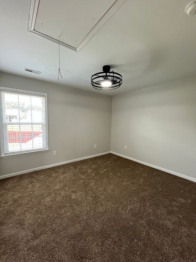 Building Photo - 3 BR 2 1/2 Bath, Just a Short Distance to Swamp Rabbit and Downtown Greenville!